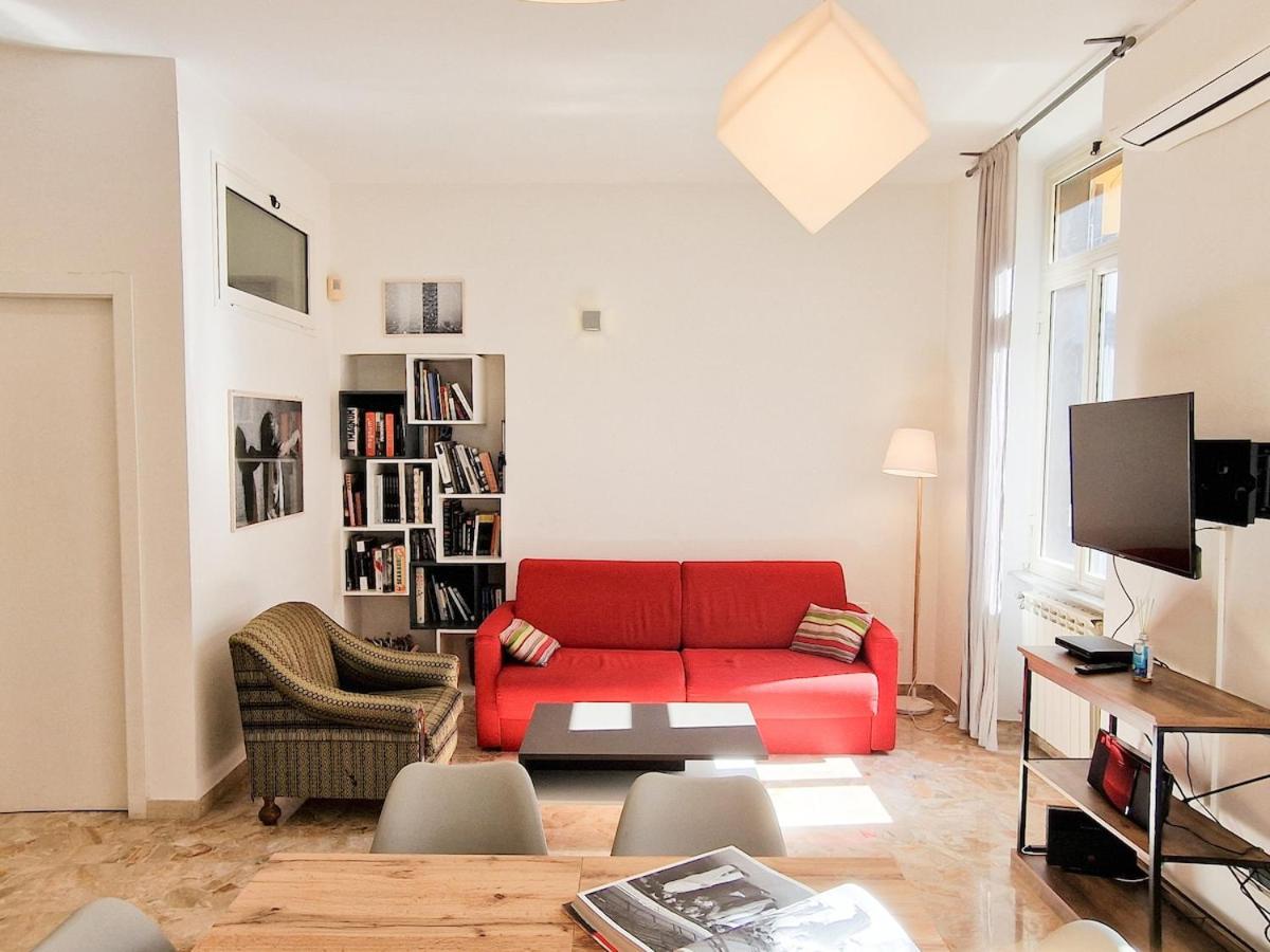 Silence next to the colosseum - Jacopo Quaranta - 5