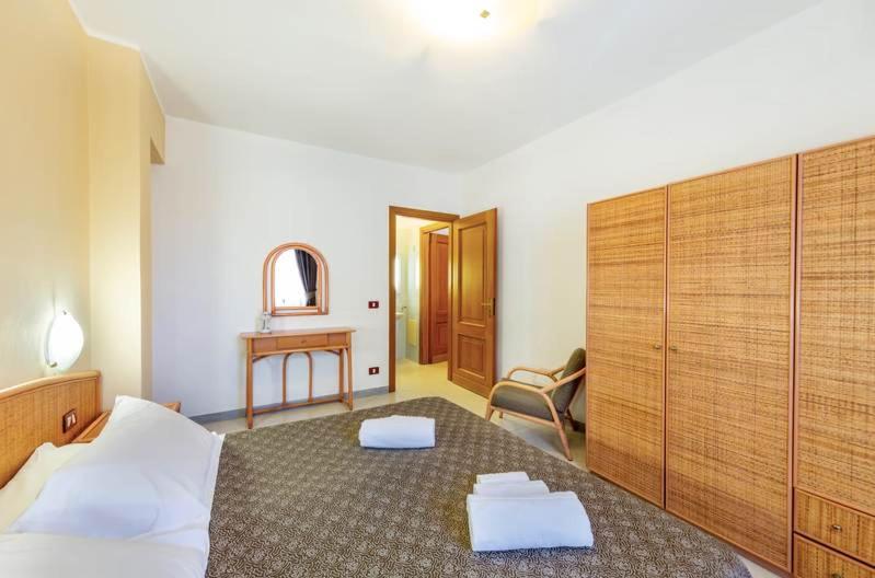 Inviting Rina Sea Apt 1BR - 4