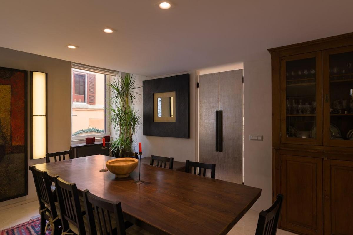 Trastevere Art and Books Luxury Apartment - 4