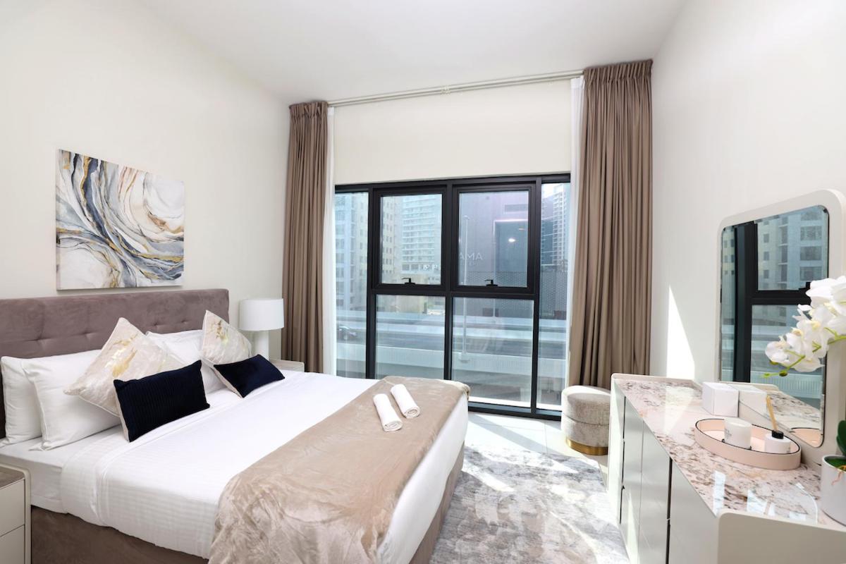 Velvet Rose with Burj and canal view 2Bedrooms in Solbay - 2