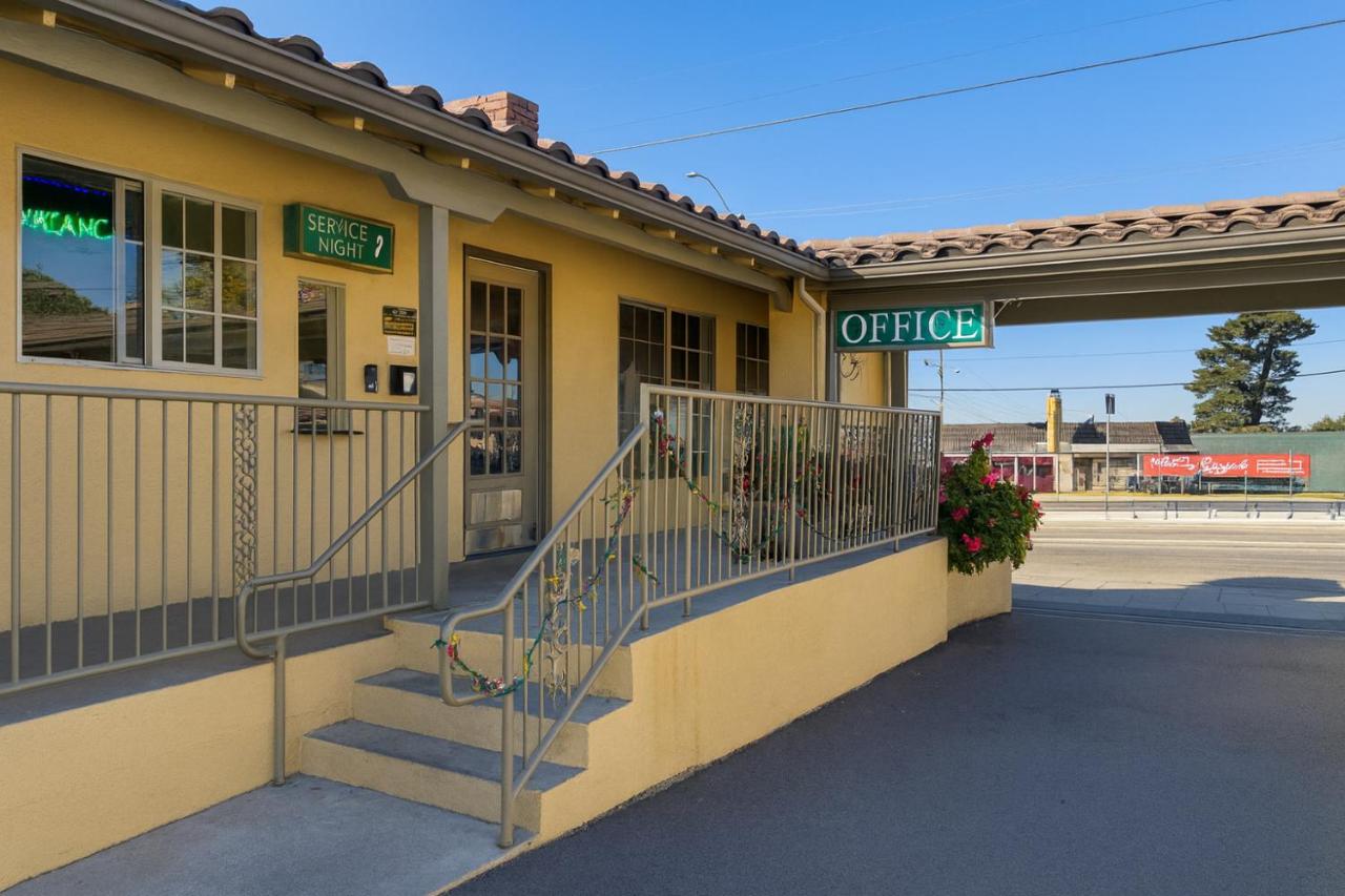El Castell Motel — photo 10
