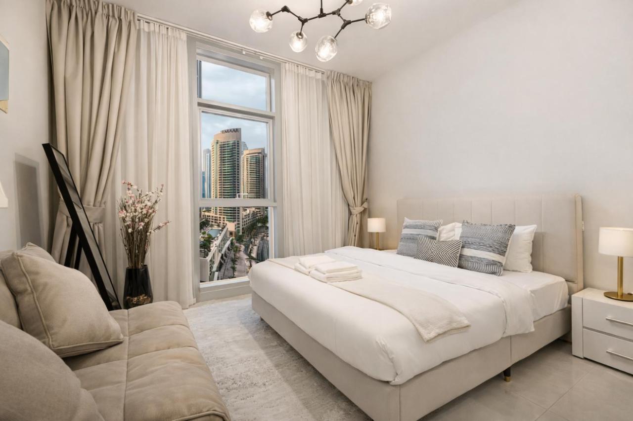 BURJ CROWN - Elegant & Spacious Two-Bedroom Apartment in Downtown Dubai, Just 10 Minutes' Walk from Dubai Mall & Dubai Fountains, Surrounded by Iconic Landmarks - 3