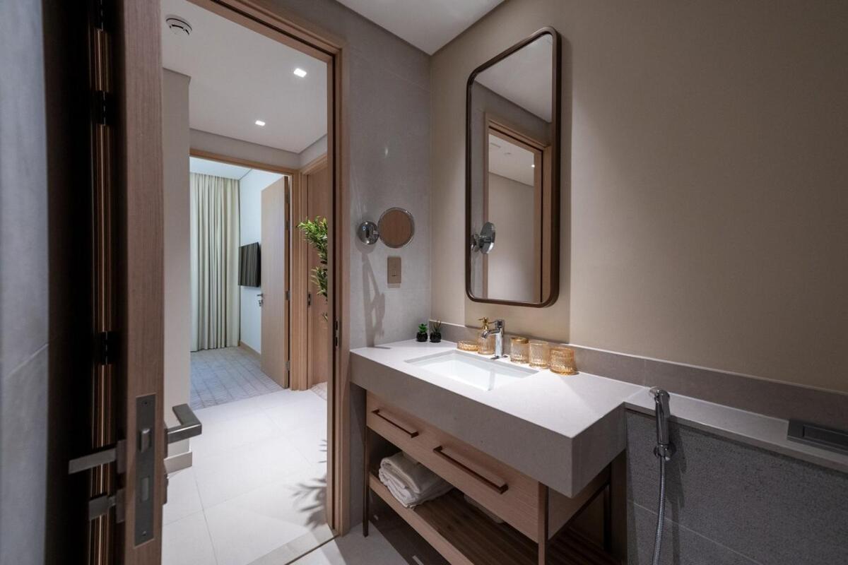 Stylish 2BR Connected to Dubai Mall with Full Burj Khalifa View - 3