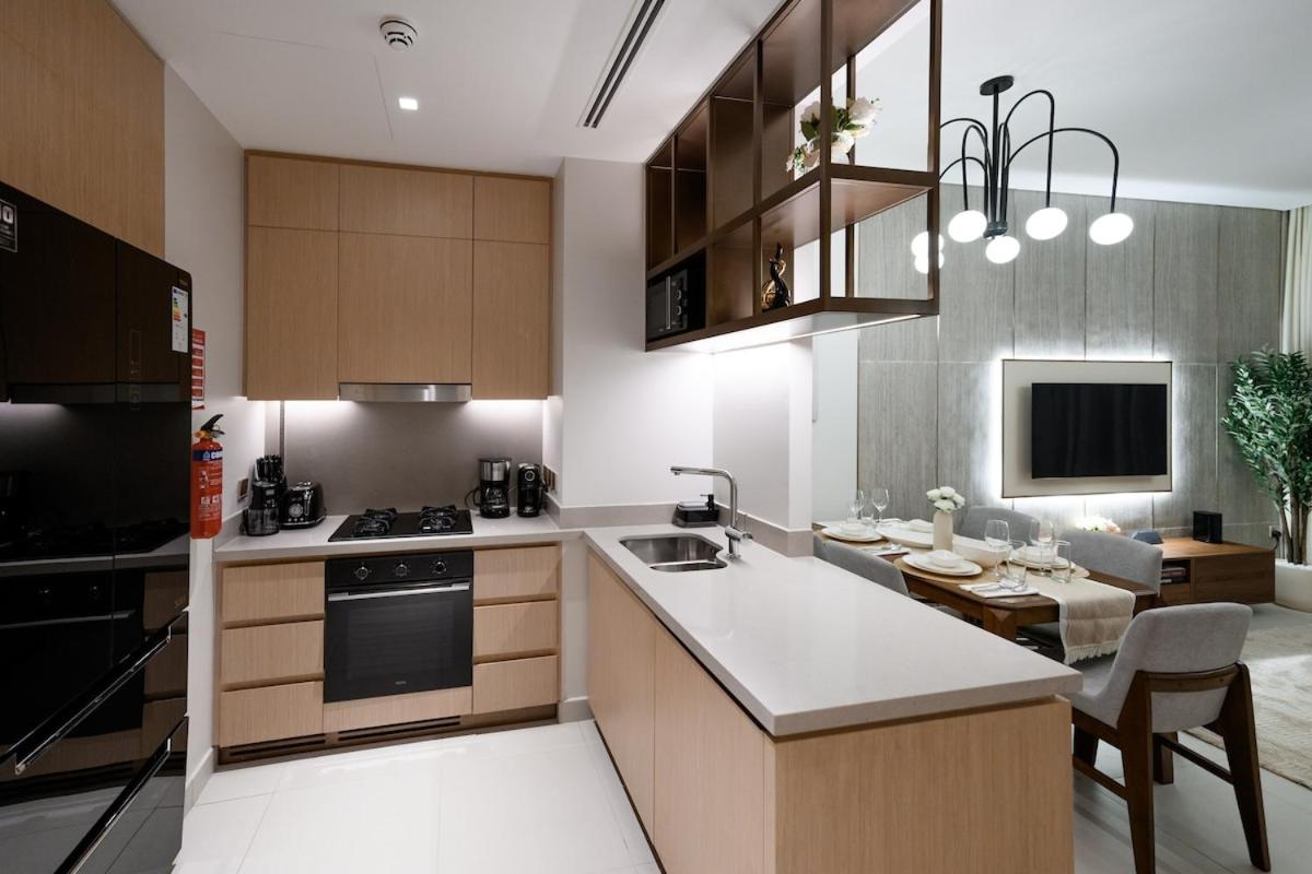 Stylish 2BR Connected to Dubai Mall with Full Burj Khalifa View - 4