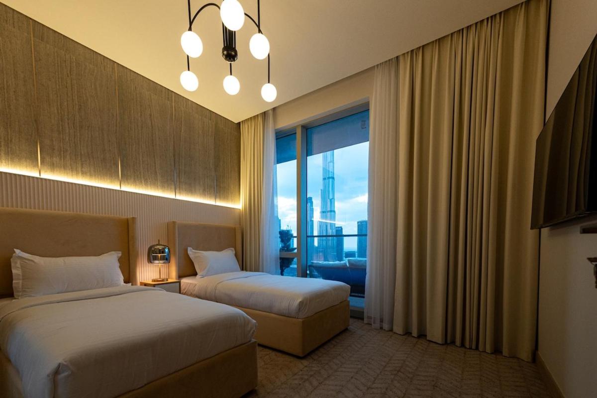 Stylish 2BR Connected to Dubai Mall with Full Burj Khalifa View - 2