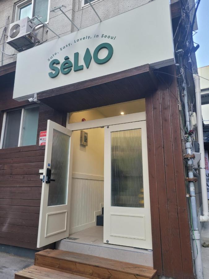 Selio #AREX, Line 1, 4 Seoul Stn #Line 2,5 Chungjeongno Stn 4min #Airport bus 5min