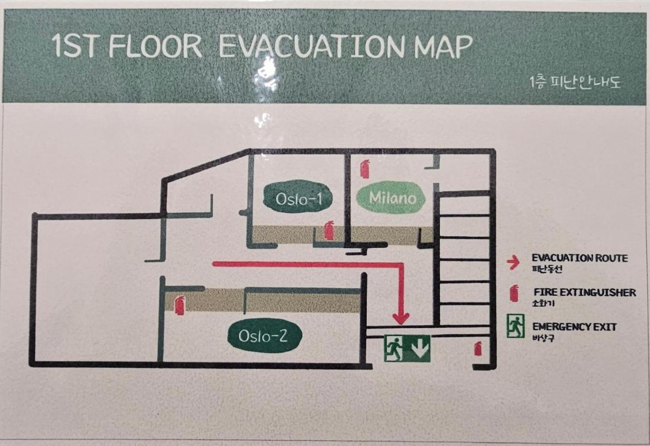 Selio #AREX, Line 1, 4 Seoul Stn #Line 2,5 Chungjeongno Stn 4min #Airport bus 5min - 2