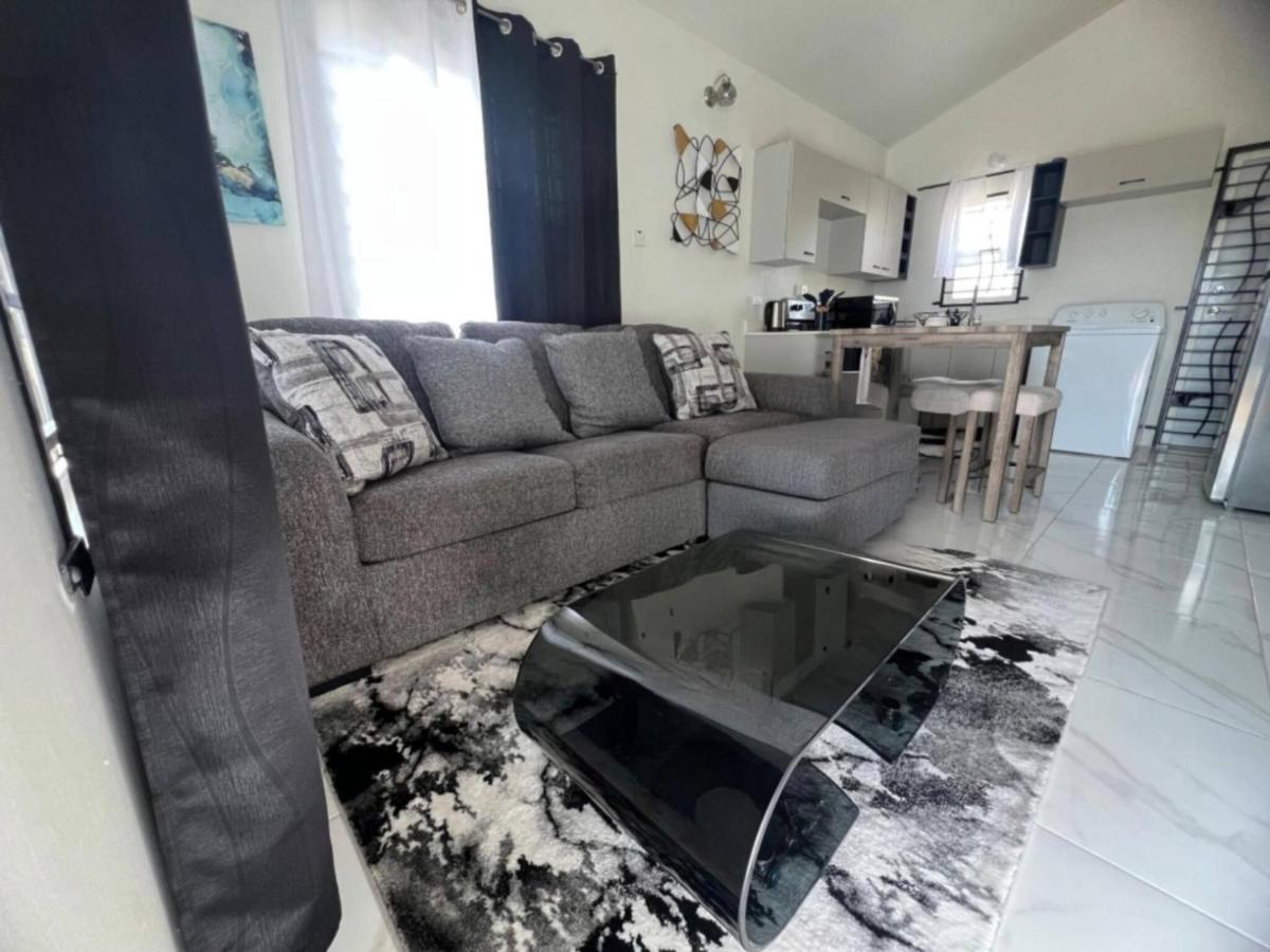 Charming 2 Bedroom Home in Phoenix Park Village - 3