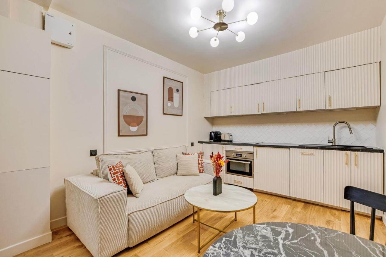 Pick A Flat's Apartment in Opera - Rue Grange Batelière