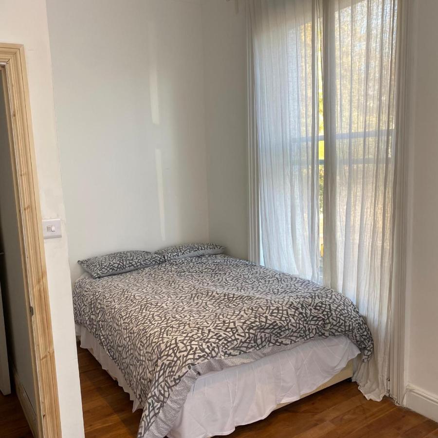 Kensington Corner Apartment - 4