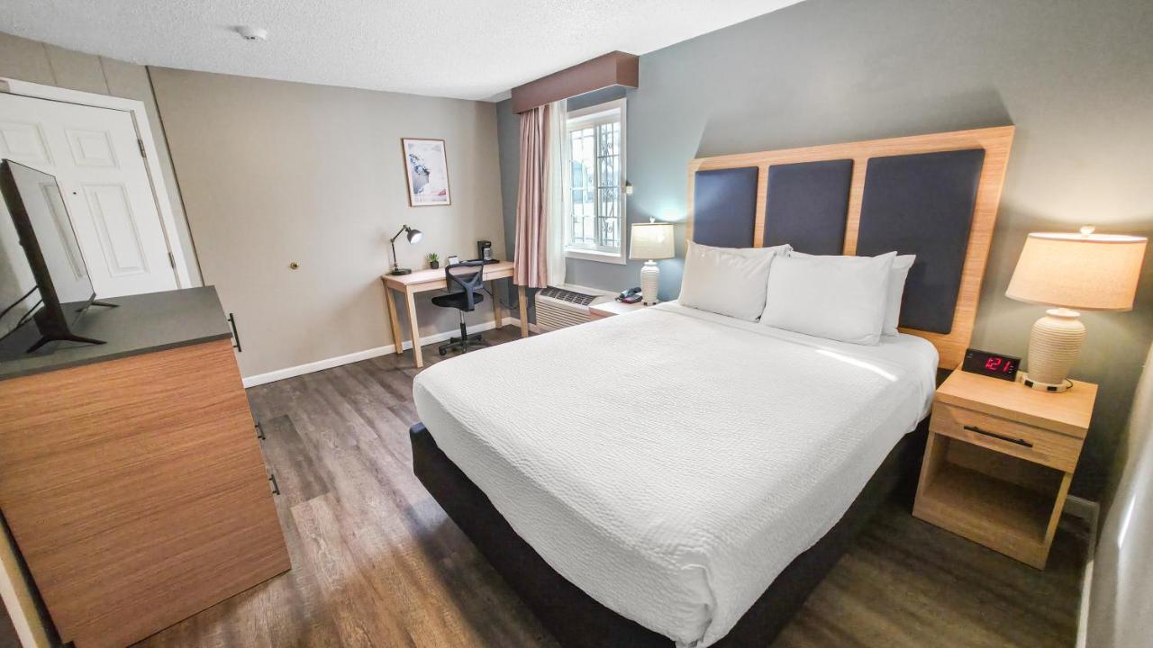 Courtesy Inn — photo 15