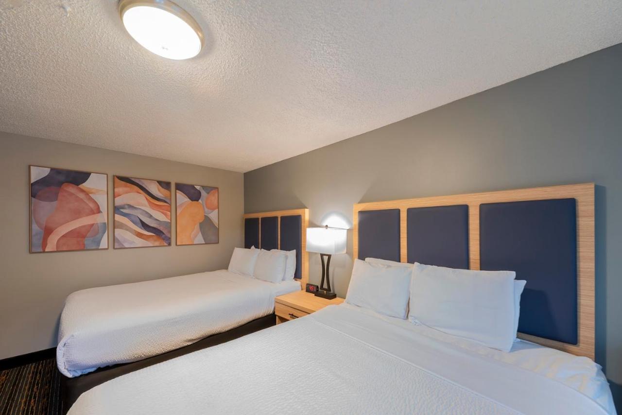 Courtesy Inn — photo 23