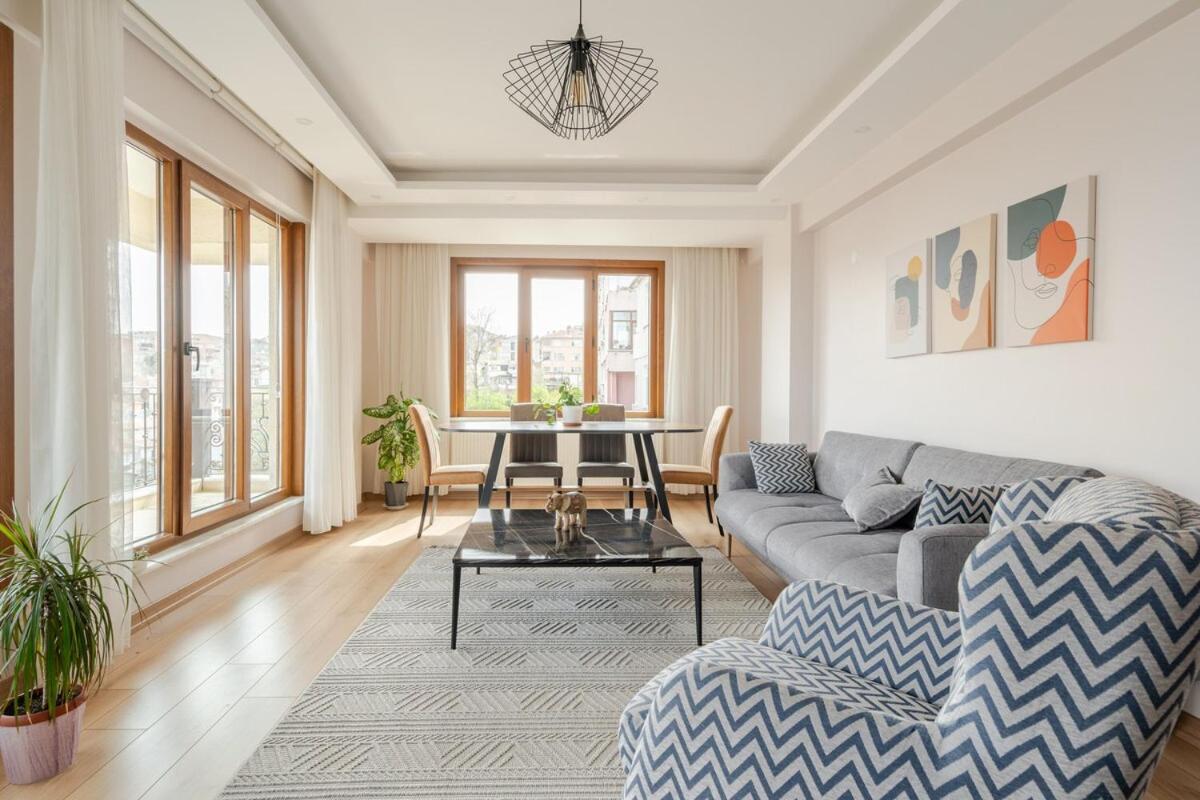 New Stylish Apartment with Panoramic Views - 2