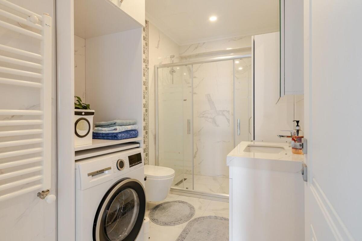 New Stylish Apartment with Panoramic Views - 4