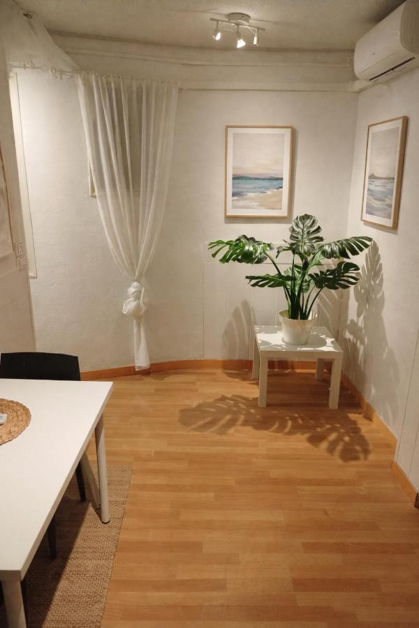 Affordable apartament & rooms in city center - 4