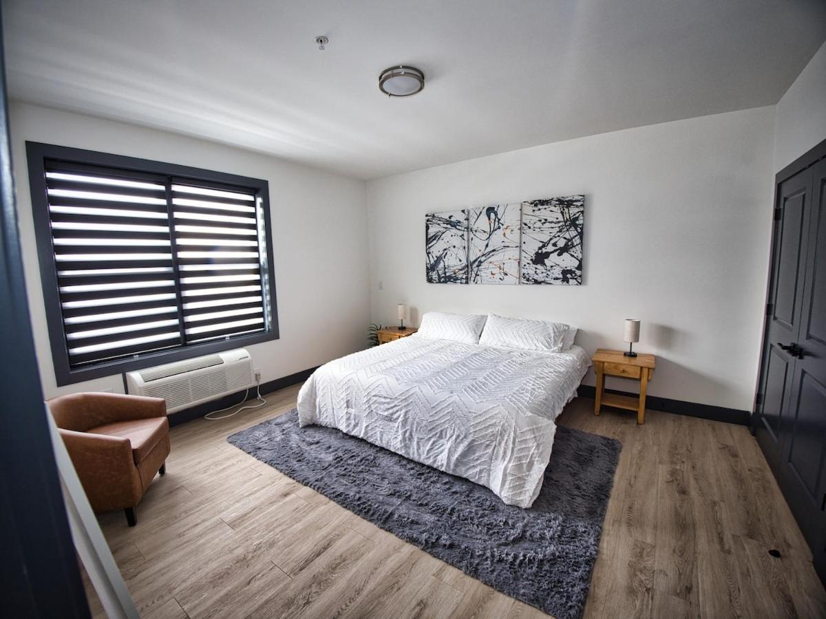 Luxurious and Spacious Apt with Parking 20 min to NYC - 2