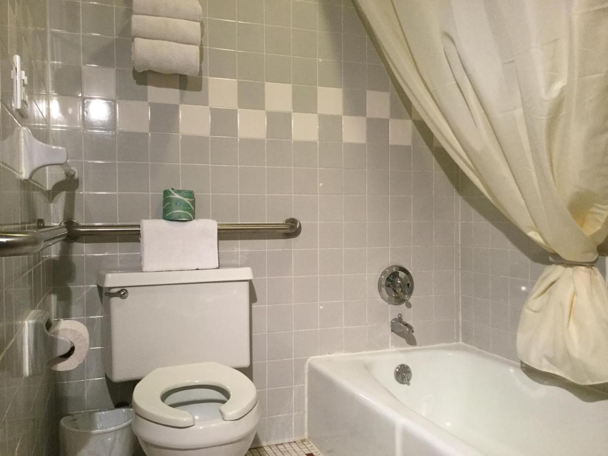 In Town Motel — photo 7