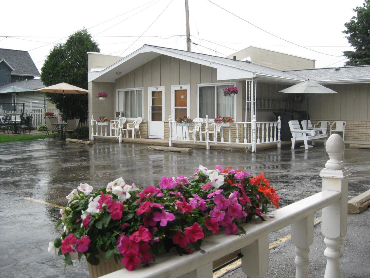 In Town Motel — photo 11