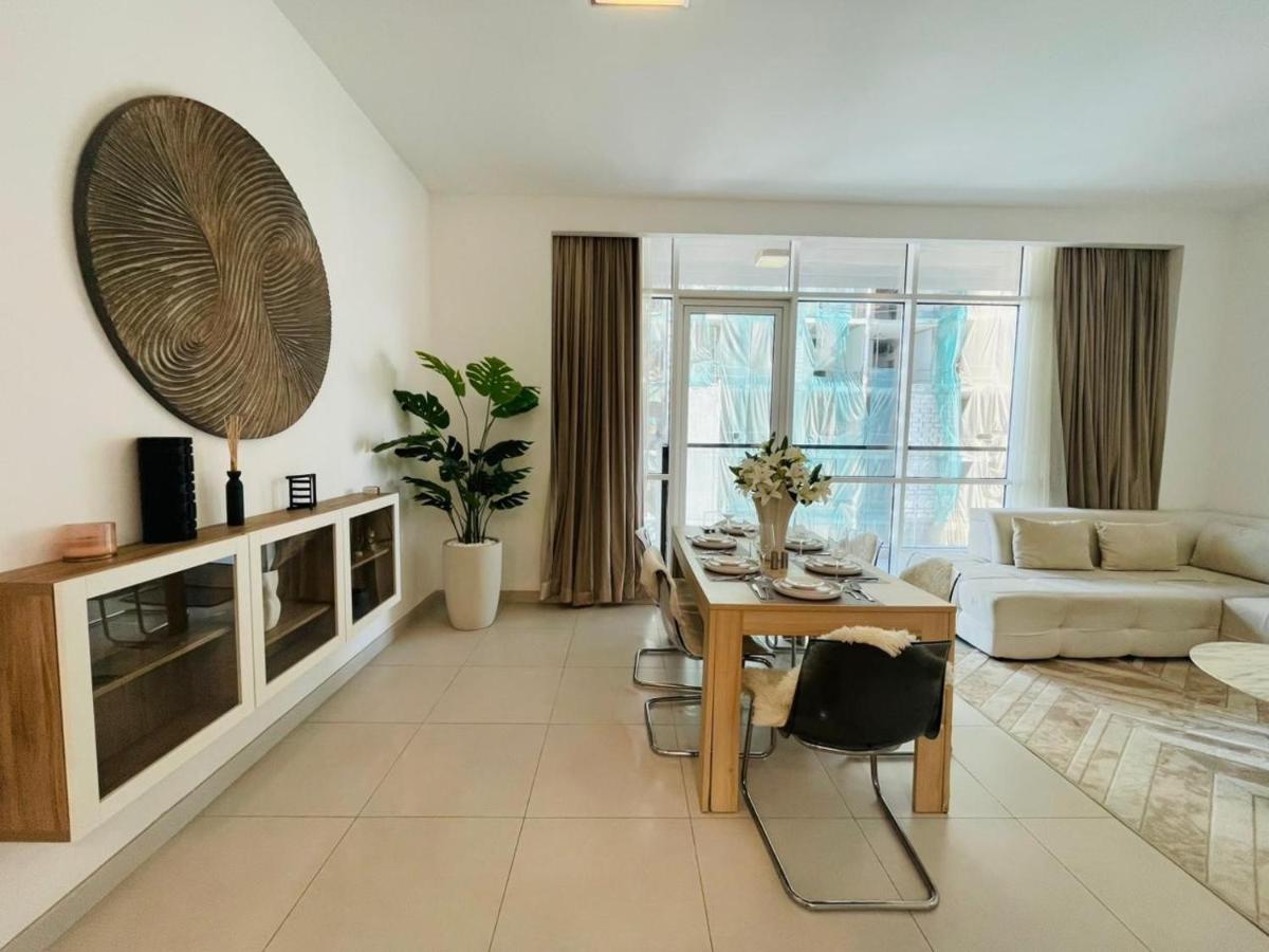 Vezul Residence, Business Bay - 2 Bedroom Apartment - Allsopp & Allsopp - 5