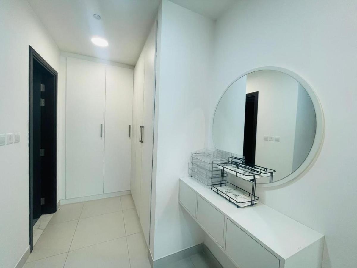 Vezul Residence, Business Bay - 2 Bedroom Apartment - Allsopp & Allsopp - 3