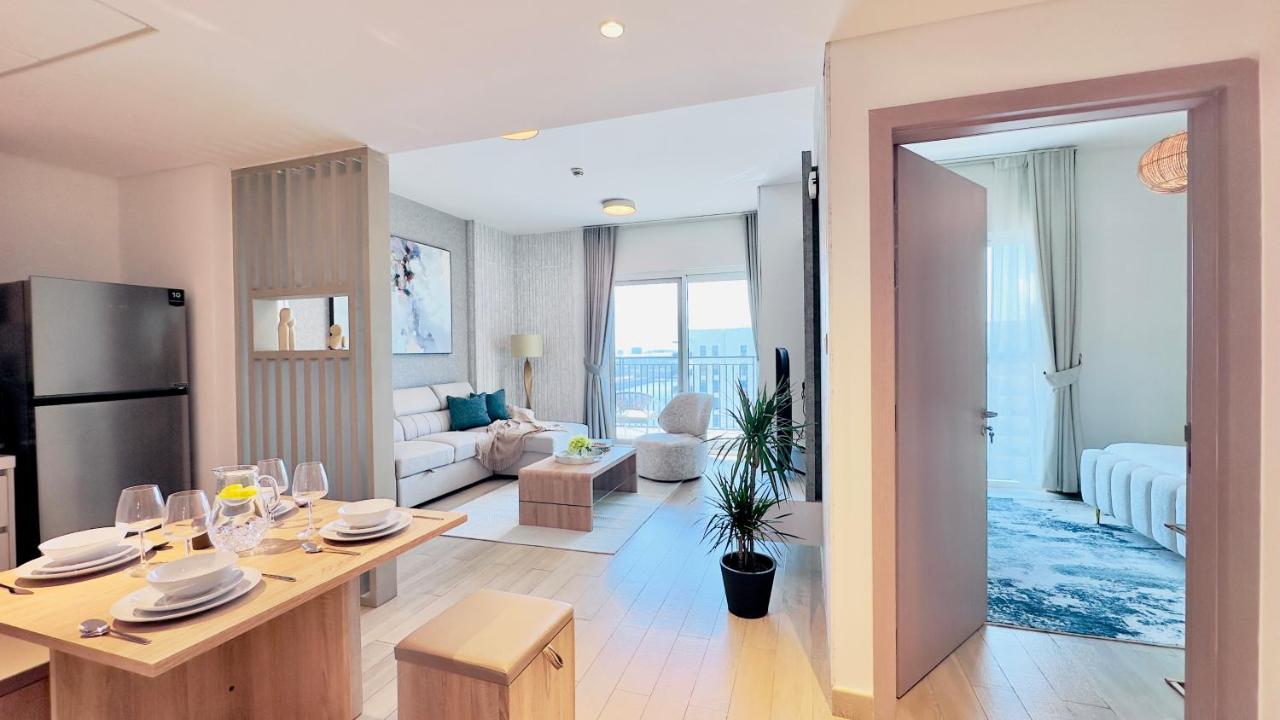 Waterfront 1BR at Waters Edge Yas Island - 2