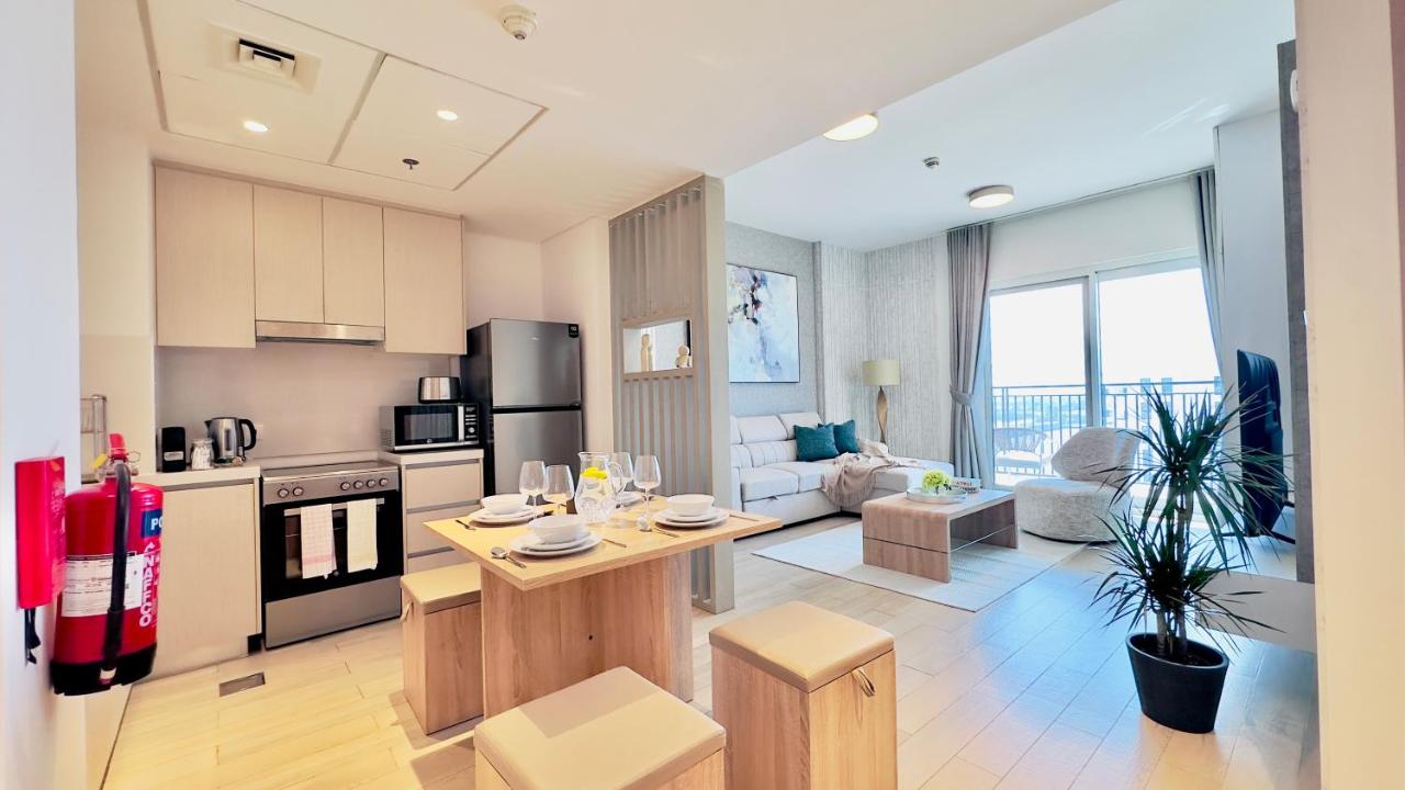 Waterfront 1BR at Waters Edge Yas Island - 5