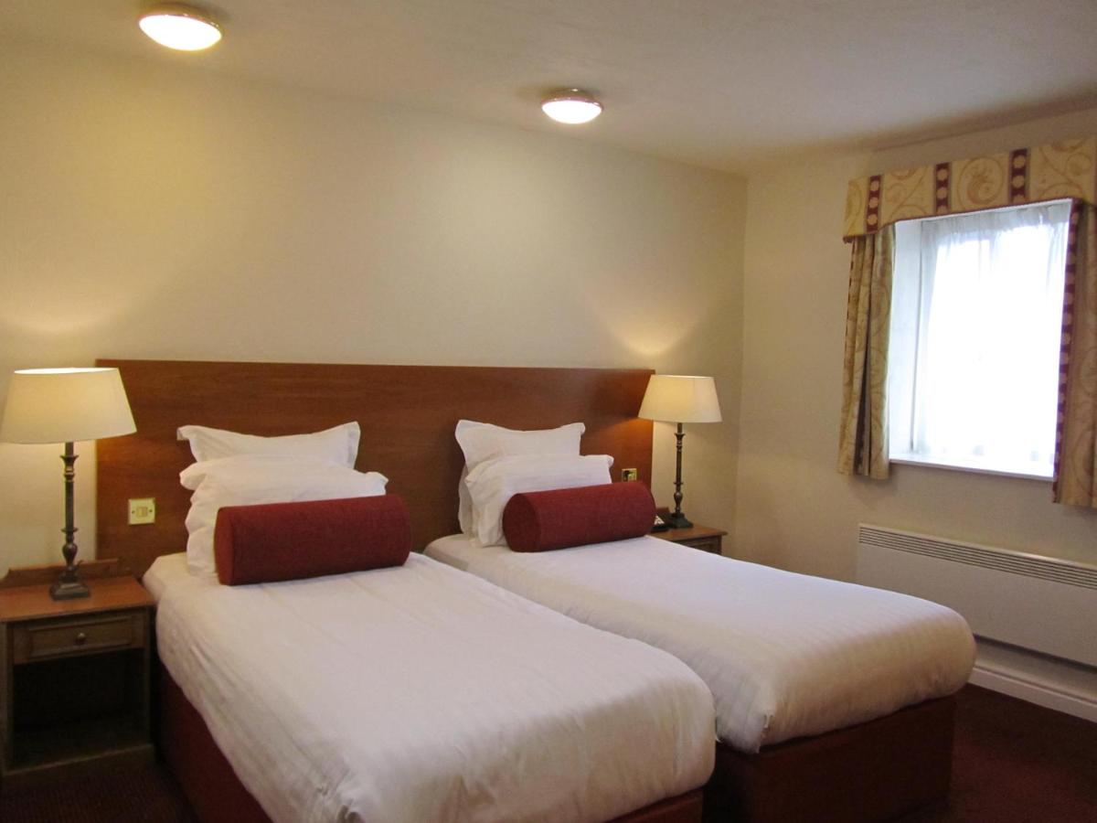 Standard Twin Room - Non-Smoking
