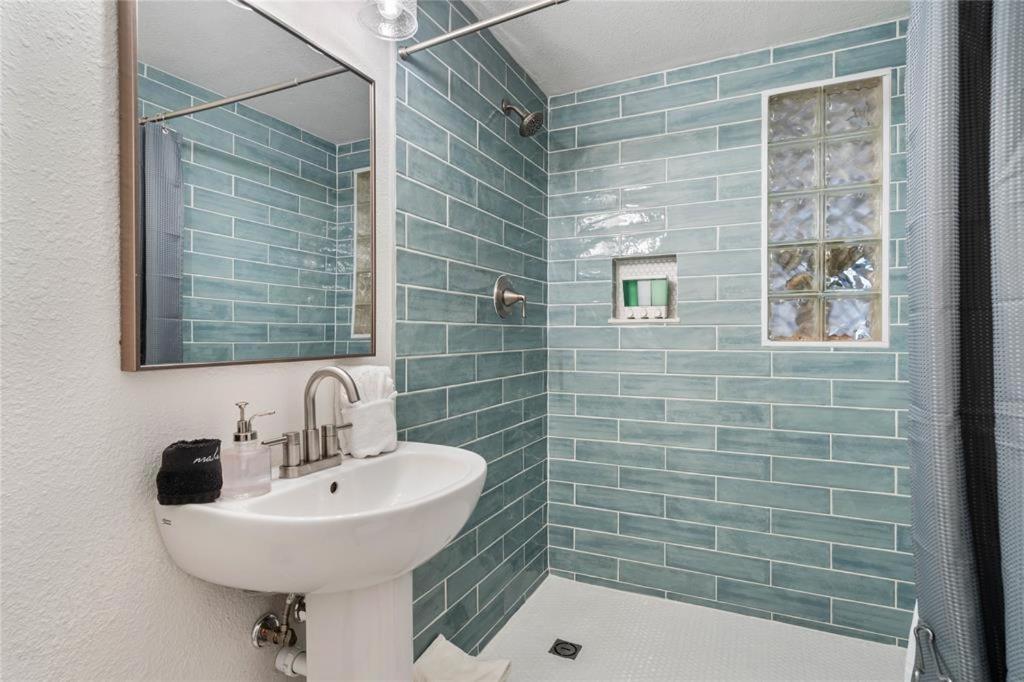 1930s Austin Charming Home and Hot Tub Near South Congress - 3