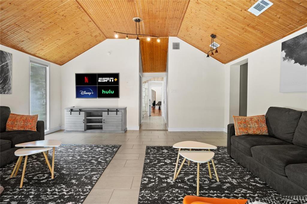 1930s Austin Charming Home and Hot Tub Near South Congress - 5