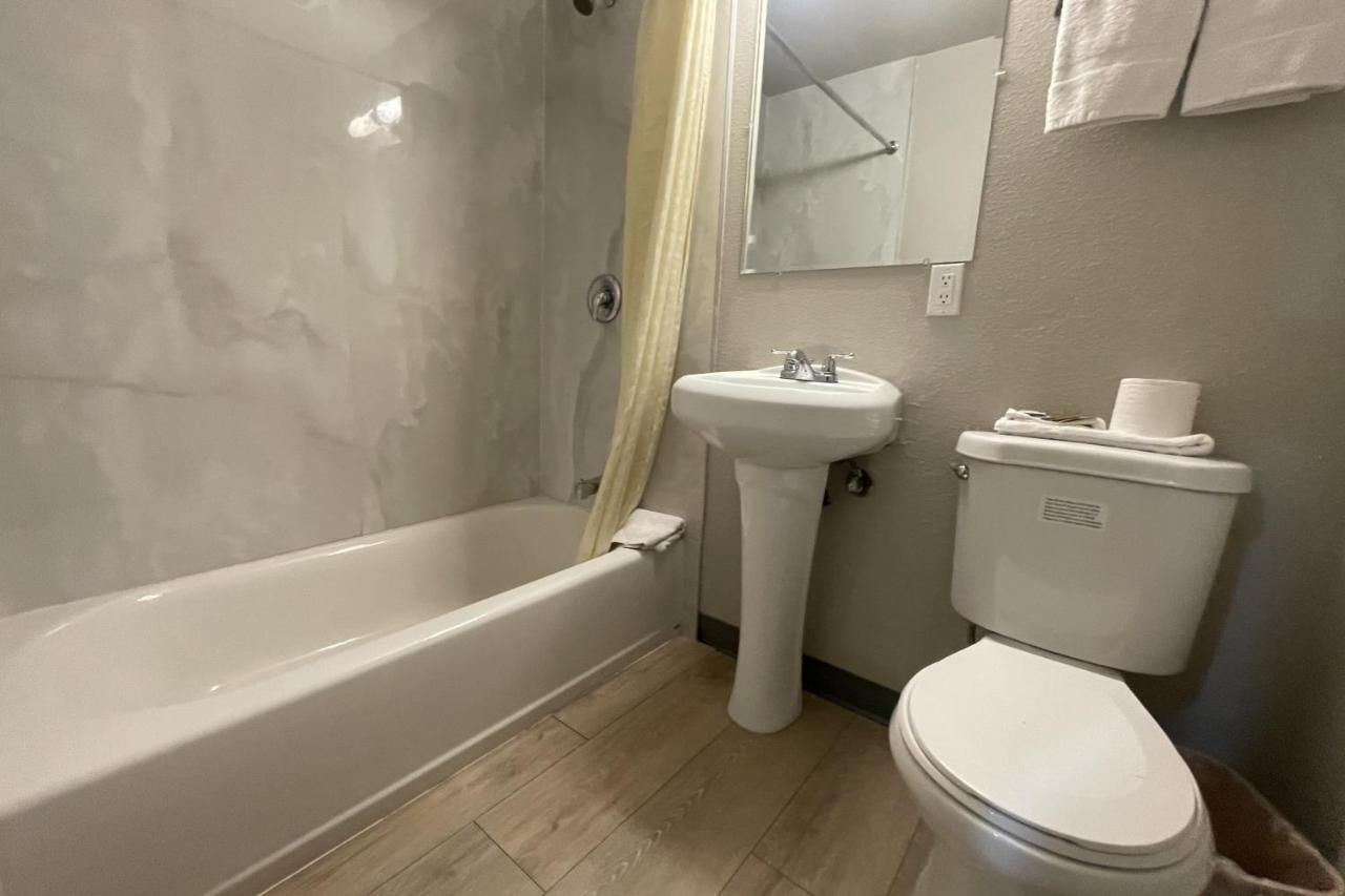 Big 7 Motel — photo 14