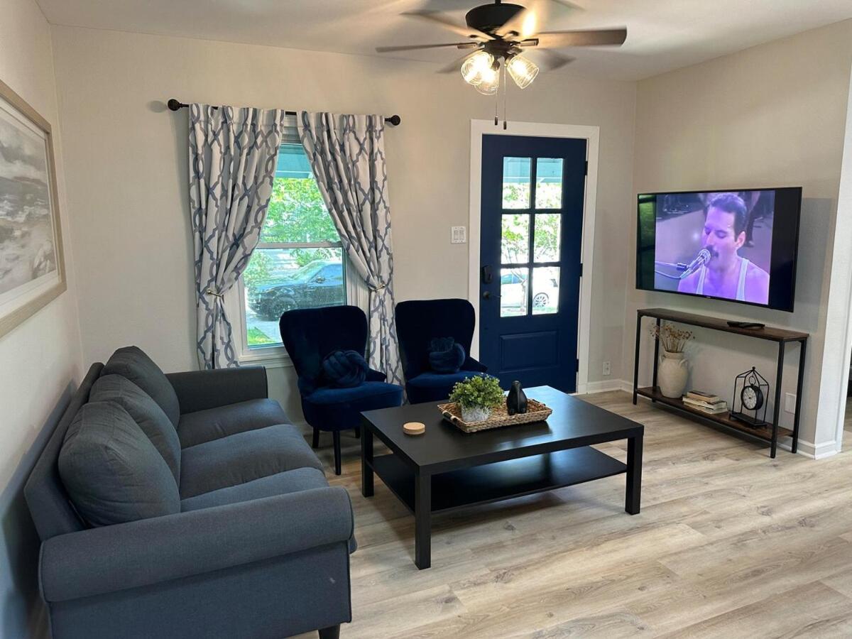 The Blue House- Backyard, grill, pets welcome - 5