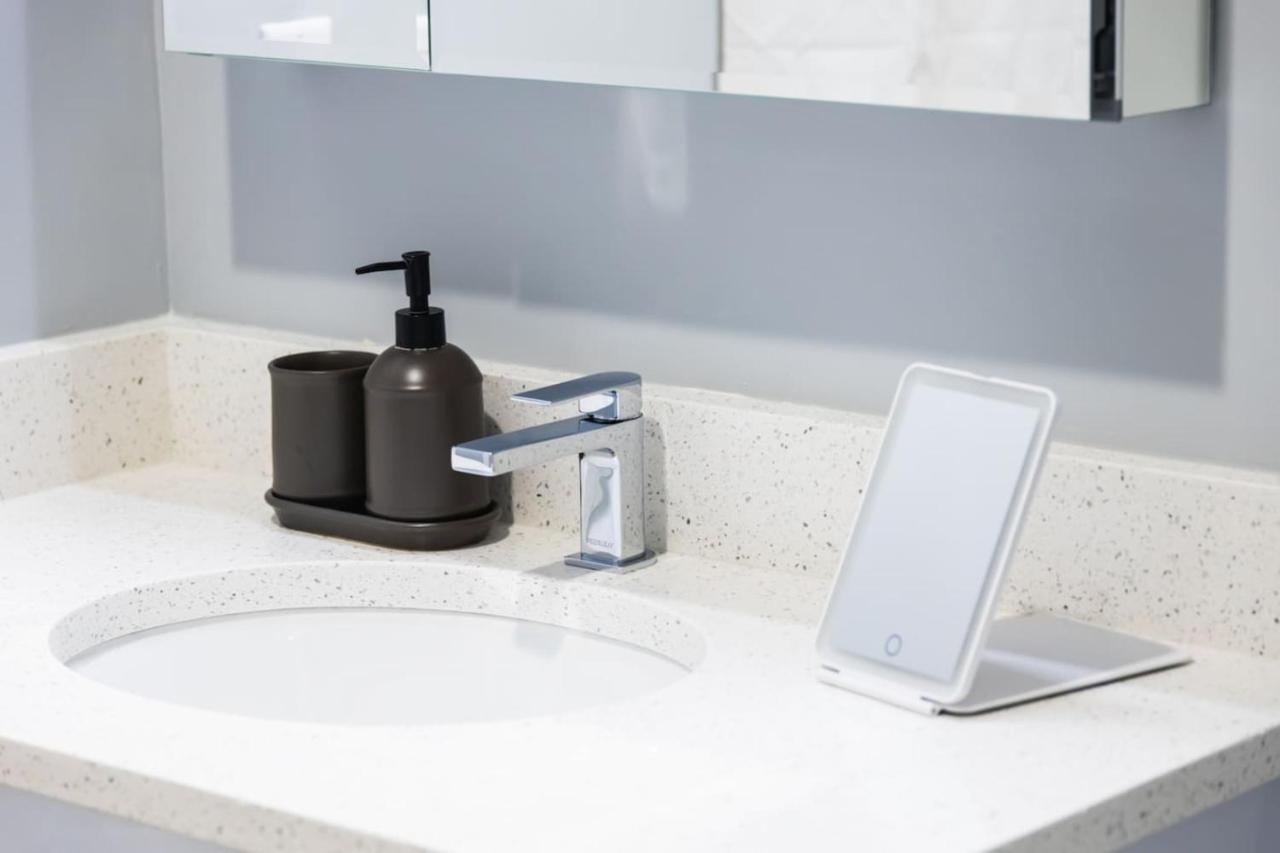 20 Minutes to Times Square with Free Indoor Parking - 3