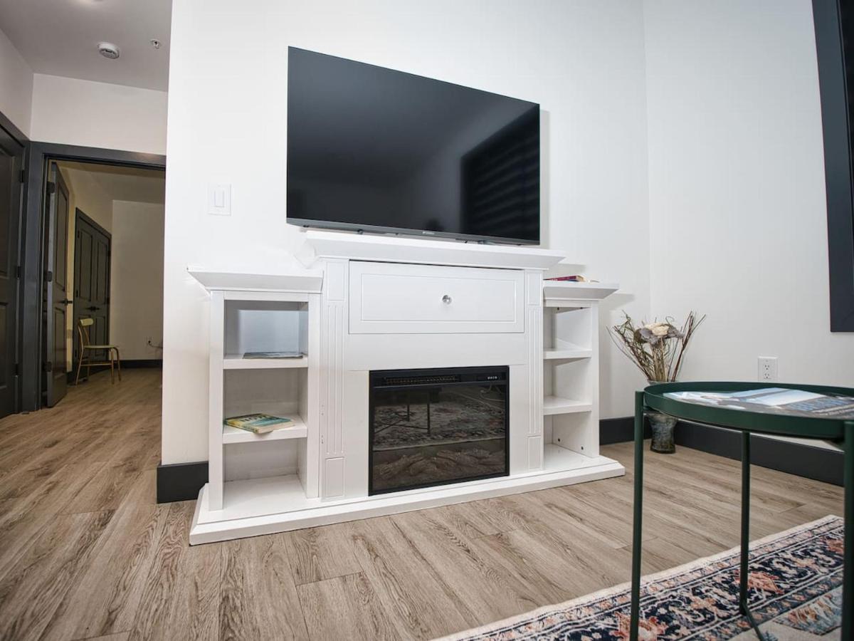 Excellent Location-20 Minutes to NYC-Free Parking - 5