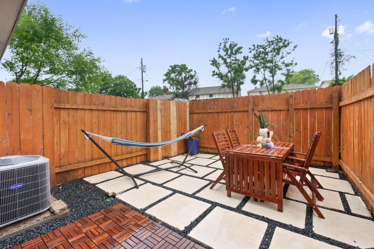 Contemporary Couples Getaway Near Austin Favorites - Loft 21 - 5