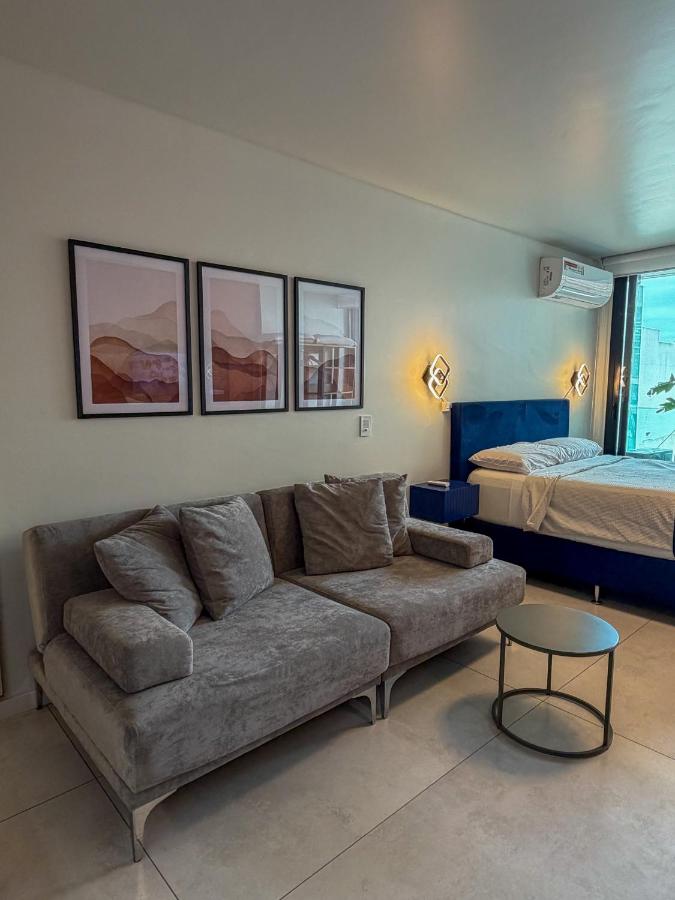 Foster Studio - Park 2 - 4