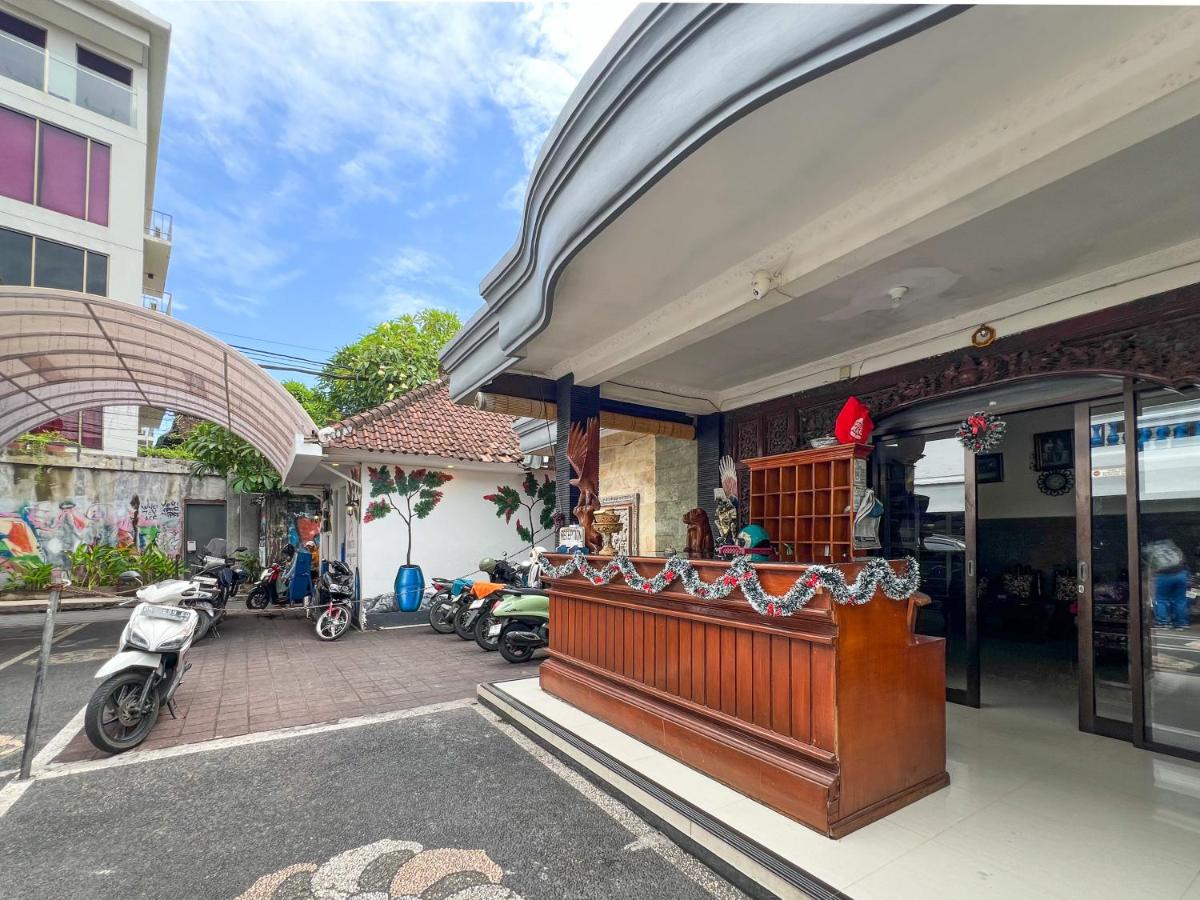 RedDoorz at Mahendra Beach Inn Kuta - 3