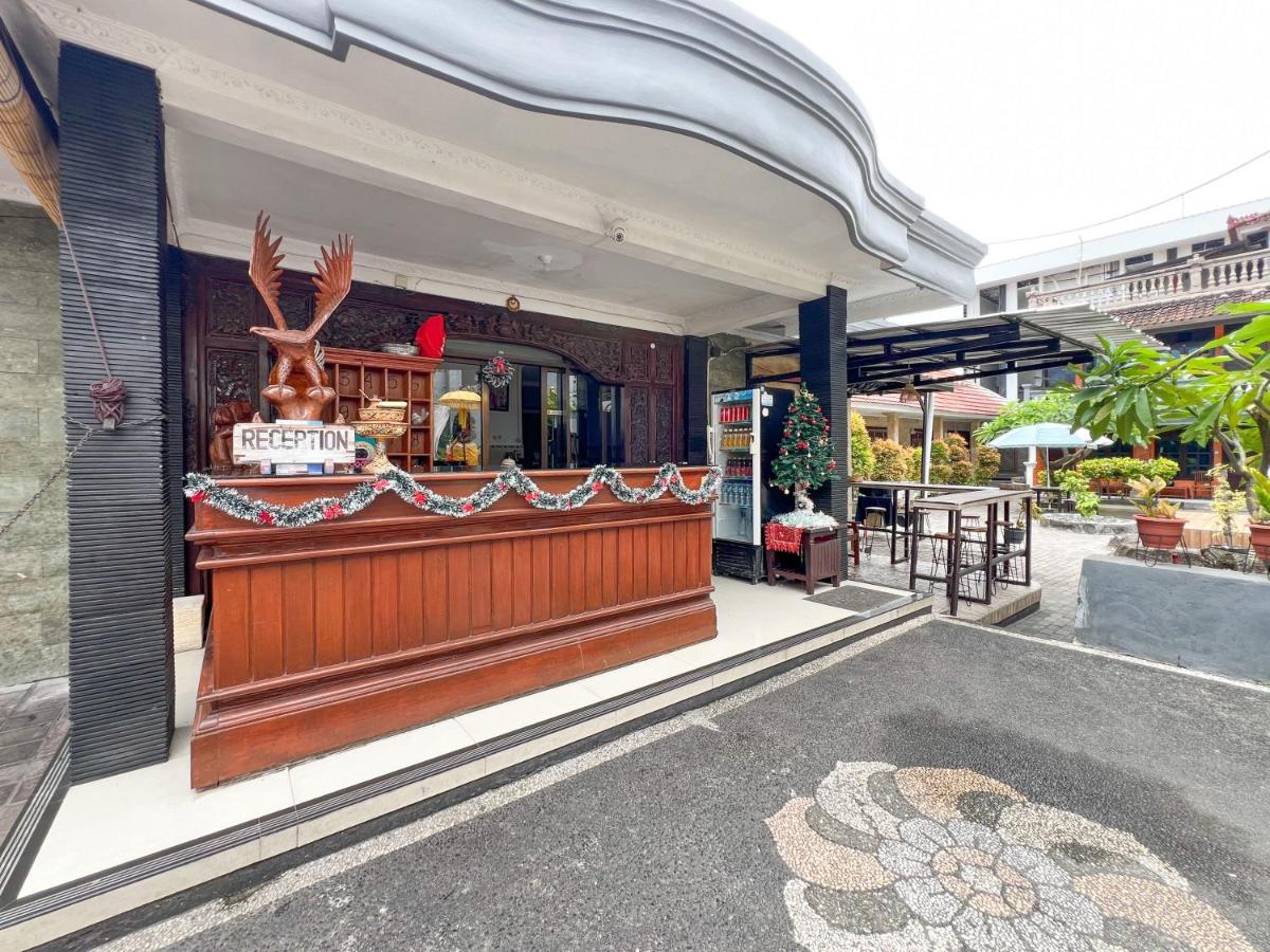 RedDoorz at Mahendra Beach Inn Kuta - 2