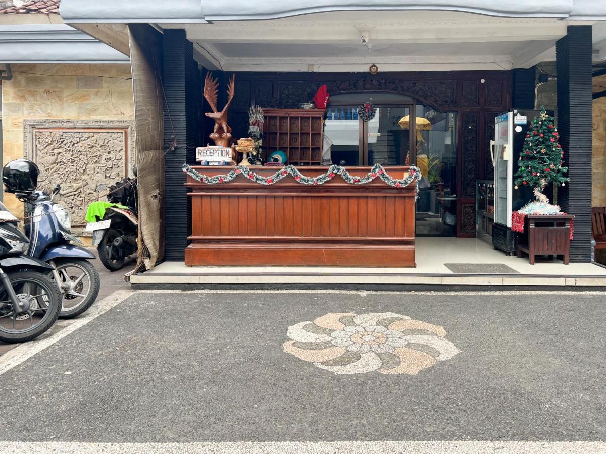 RedDoorz at Mahendra Beach Inn Kuta - 4