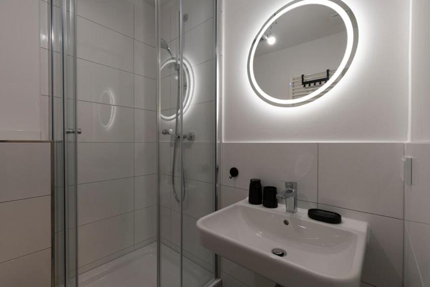 Central & Quiet I Bright Apartment in Steglitz - 3