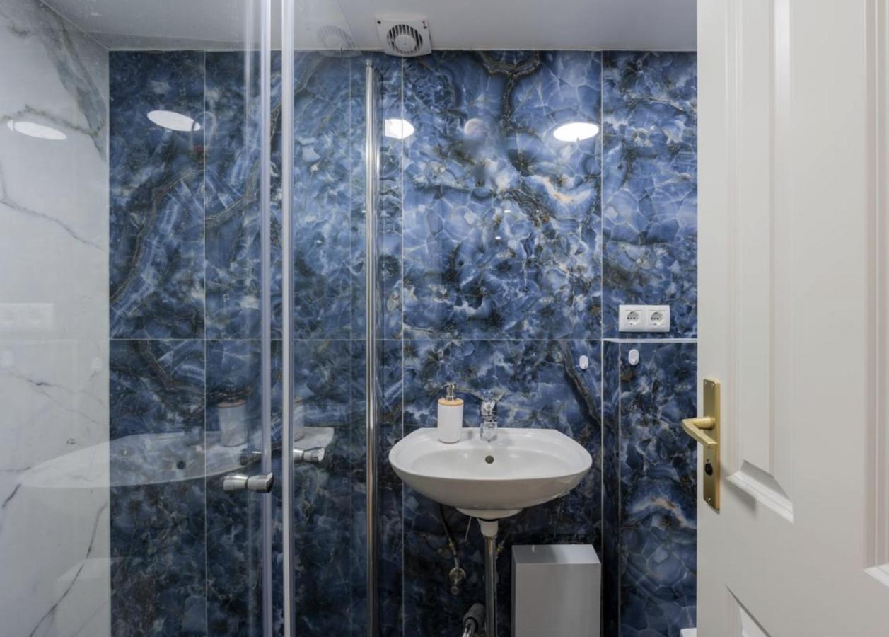 Beautiful City Apartment Charlottenburg Berlin - 3