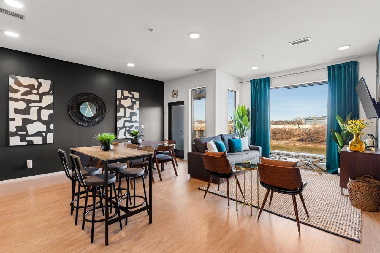 Upscale Riverview Condo with Garage plus Walk to Downtown - 2