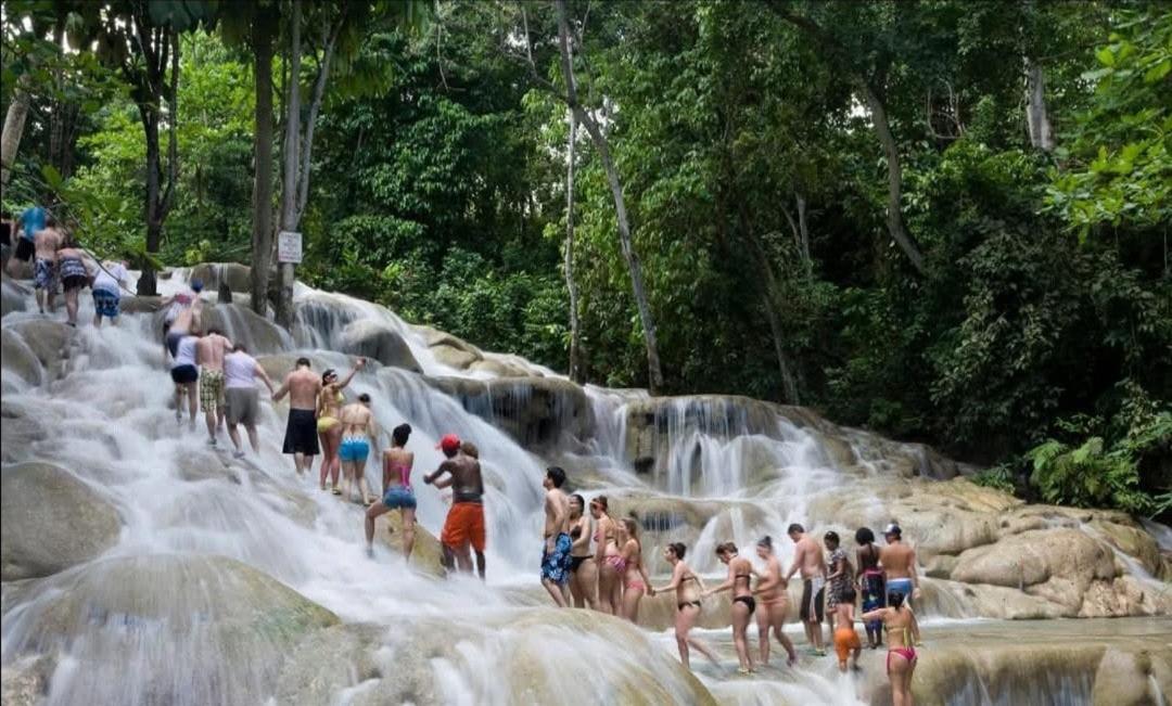 Cozy 5 of 5 Apartment in the Heart of Ocho Rios - 3