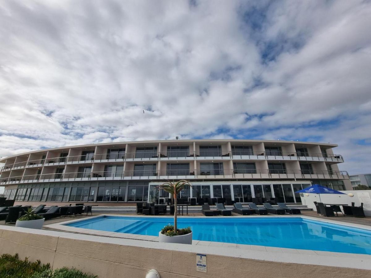 Lagoon Shoreline 2 Bedroom Apartment - 4