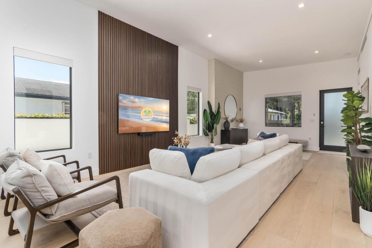 Luxury Miami Oasis with Heated Pool and BBQ Grill - 3