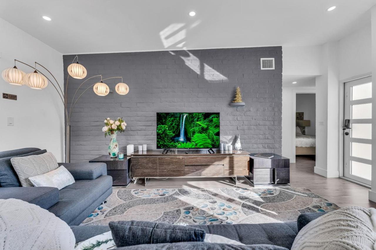 Cozy house with a pool in Miami