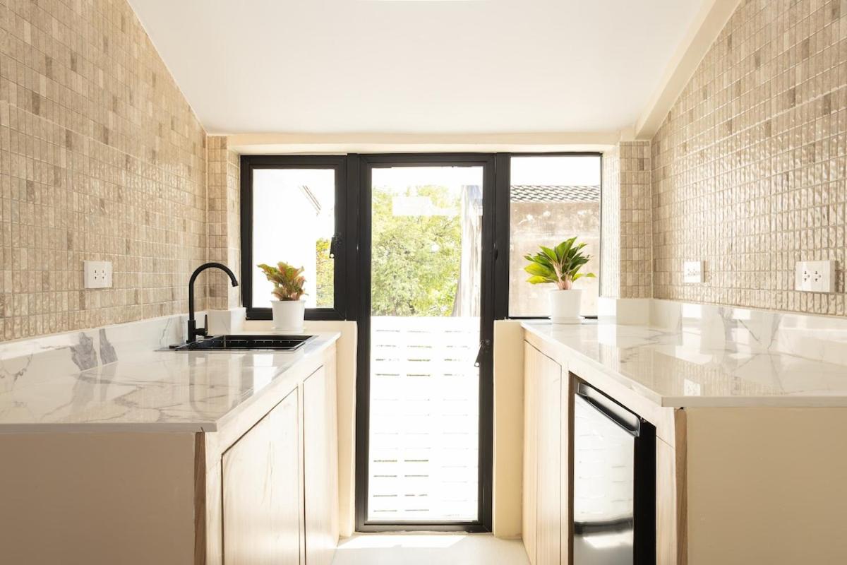 Studio for 3 Guests with Kitchen at Center Sathorn - 3