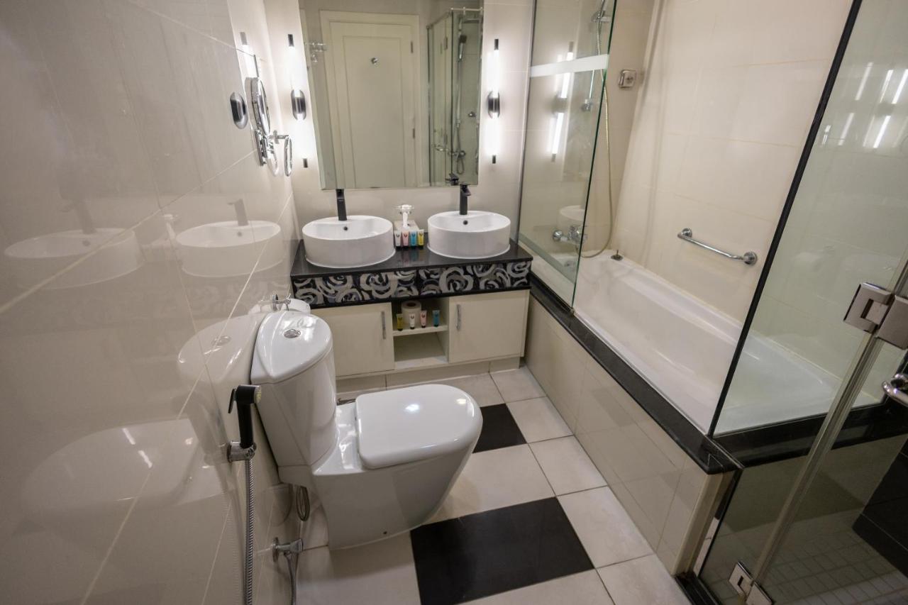 Damac Downtown 1 BHK apartment with Burj Khalifa view - 3