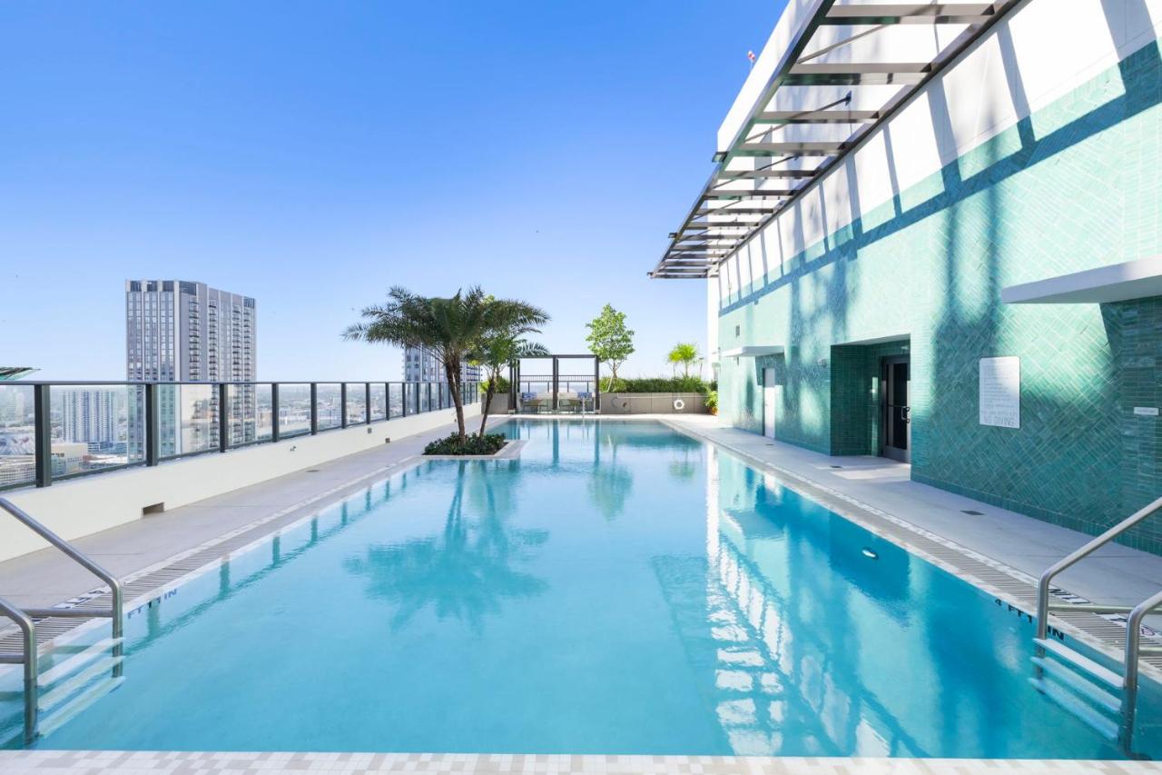 Prime Downtown Location - Rooftop Pool - 5