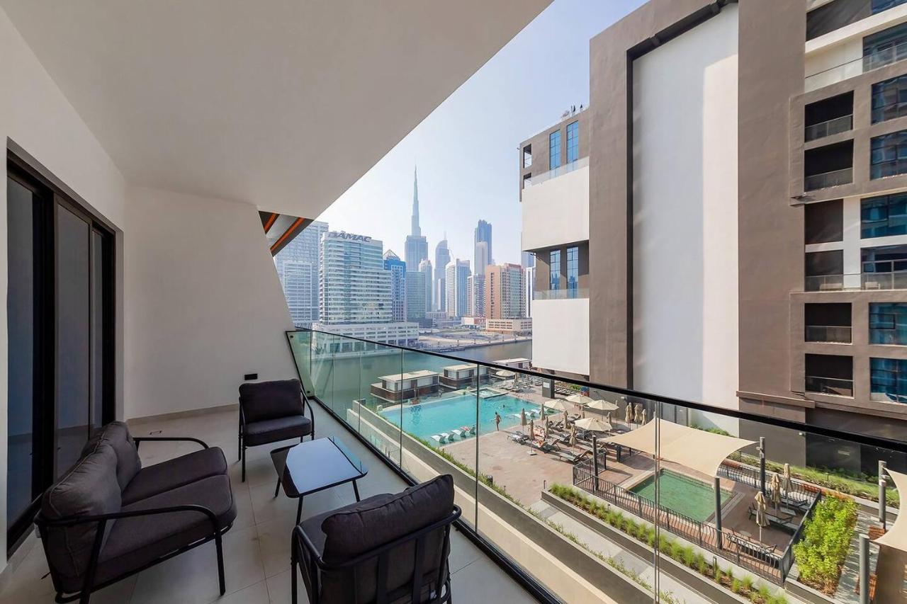 Cozy 1BR apartment Binghatti Canal Business Bay - 4