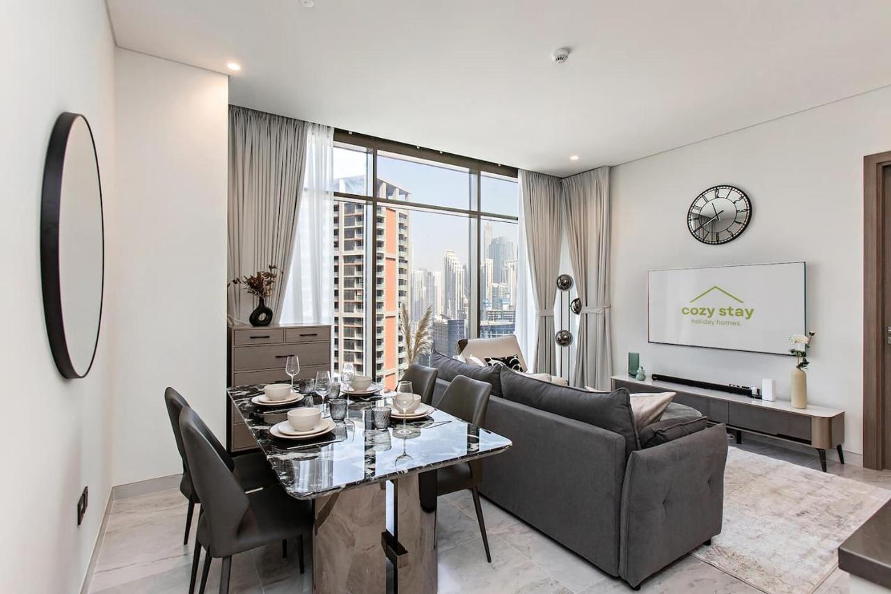 High-Rise 1BR Apartment with Burj Khalifa view - 5